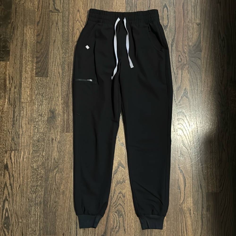 FIGS Women’s Black Zamora High Waisted Jogger Scrub Pants - XS/Black